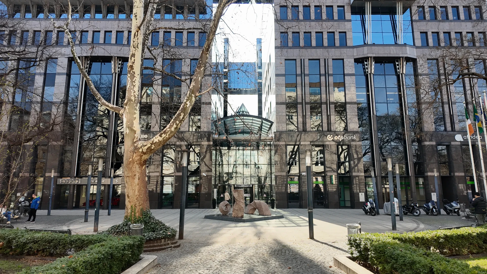 Intergal Group értékesítési iroda, Bank Center